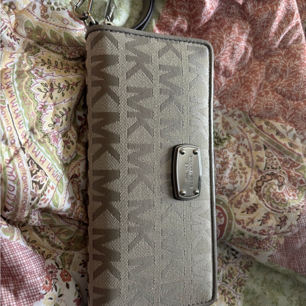Michael Kors Beige Wallet